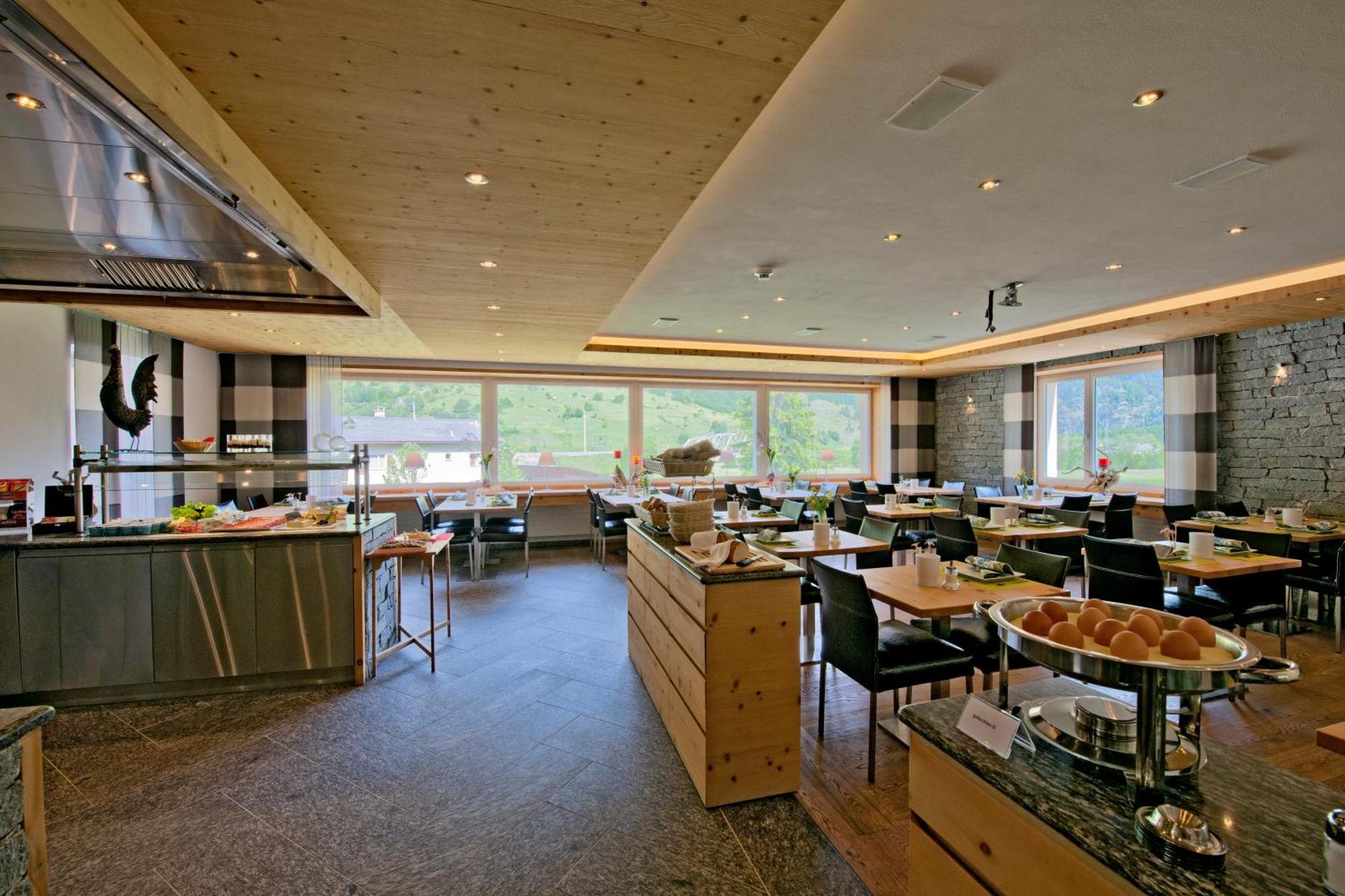 Hotel Crusch Alba Zernez Zewnętrze zdjęcie